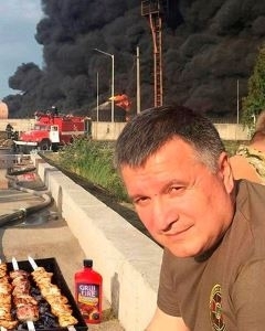 #онаопятьзагорелась